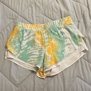 NEVER WORN ✨ FABLETICS white/yellow/green shorts